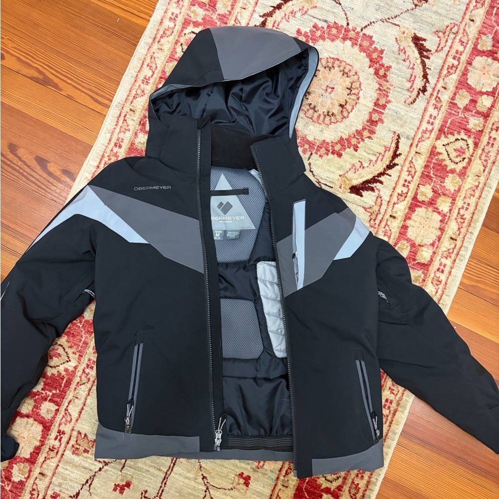Obermeyer Gray and Black Teen Ski Jacket - Interior Logo Panel. M 10-12